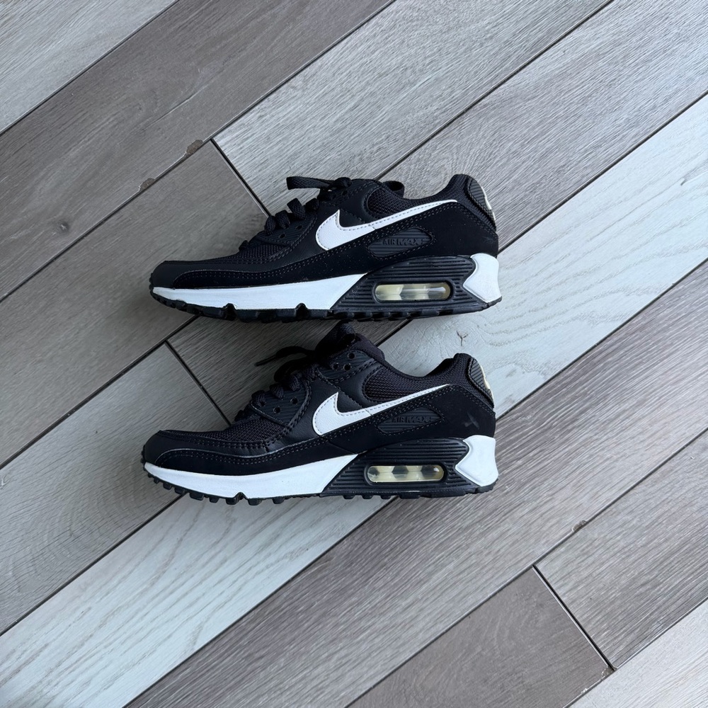 Nike Air Max 90 Women's Shoes - Picture 4 of 8